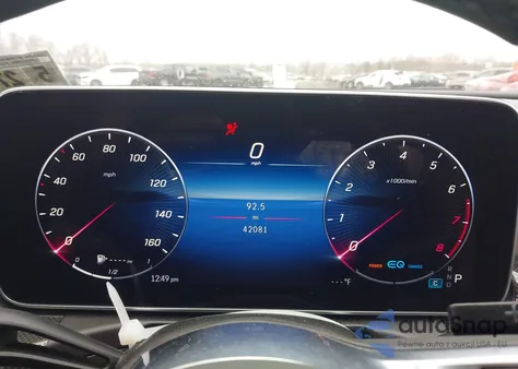 2022 Mercedes-Benz C 300 4Matic z USA, uszkodzony, nr VIN W1KAF4HB4NR010412